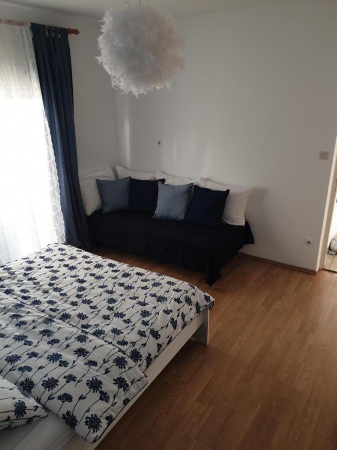 Apartments Mare Banjol ภายนอก รูปภาพ
