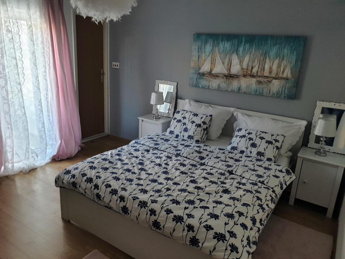 Apartments Mare Banjol ภายนอก รูปภาพ
