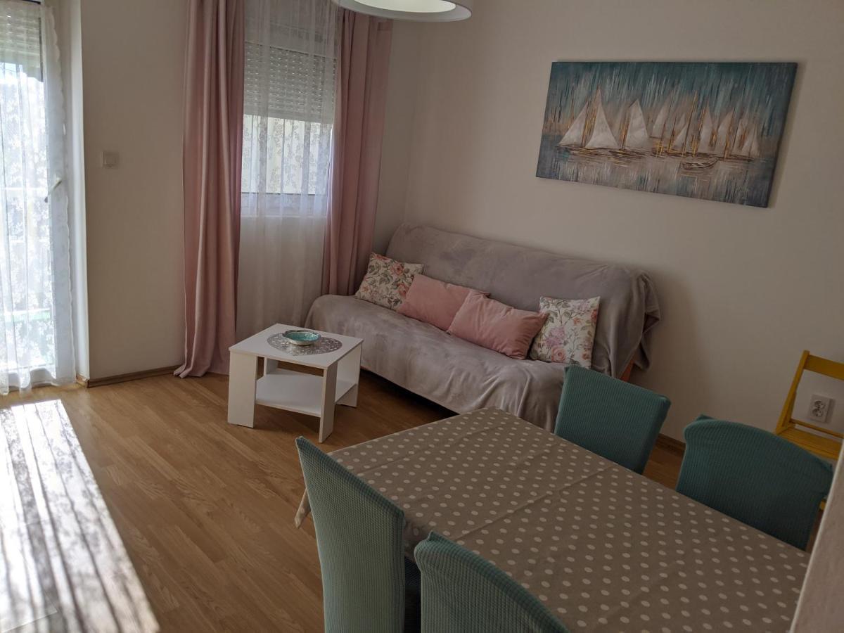 Apartments Mare Banjol ภายนอก รูปภาพ