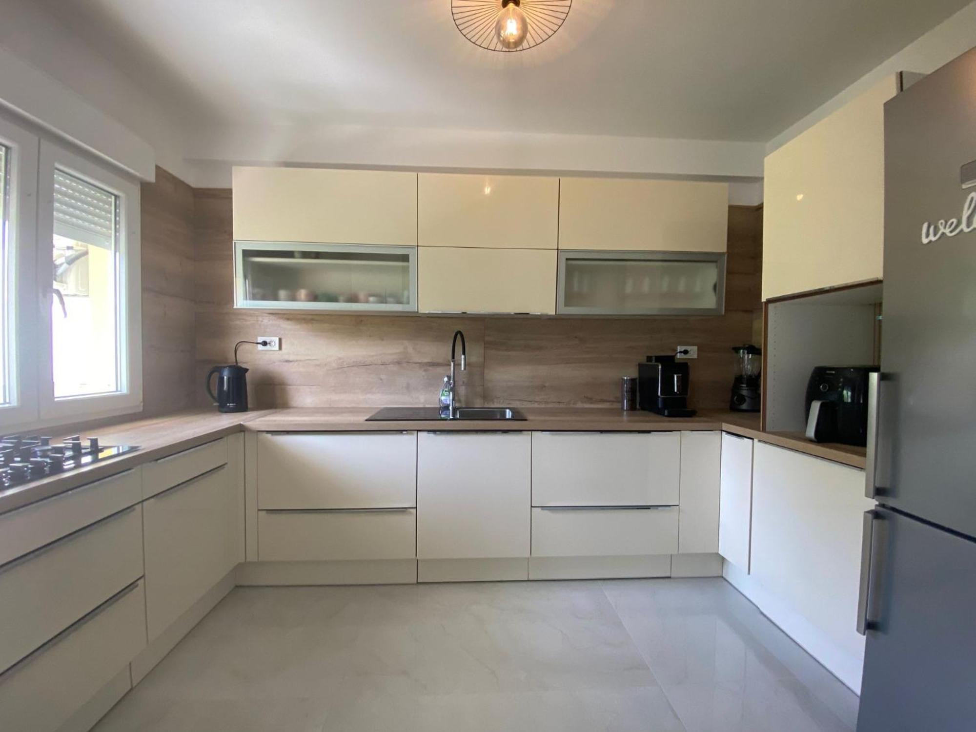 Apartments Mare Banjol ภายนอก รูปภาพ